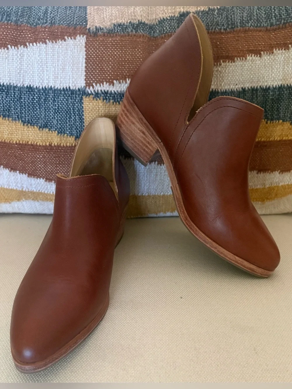 Nisolo Mia Everyday Ankle Bootie Auburn Leather Slip On Block Heel Size 9 EUC